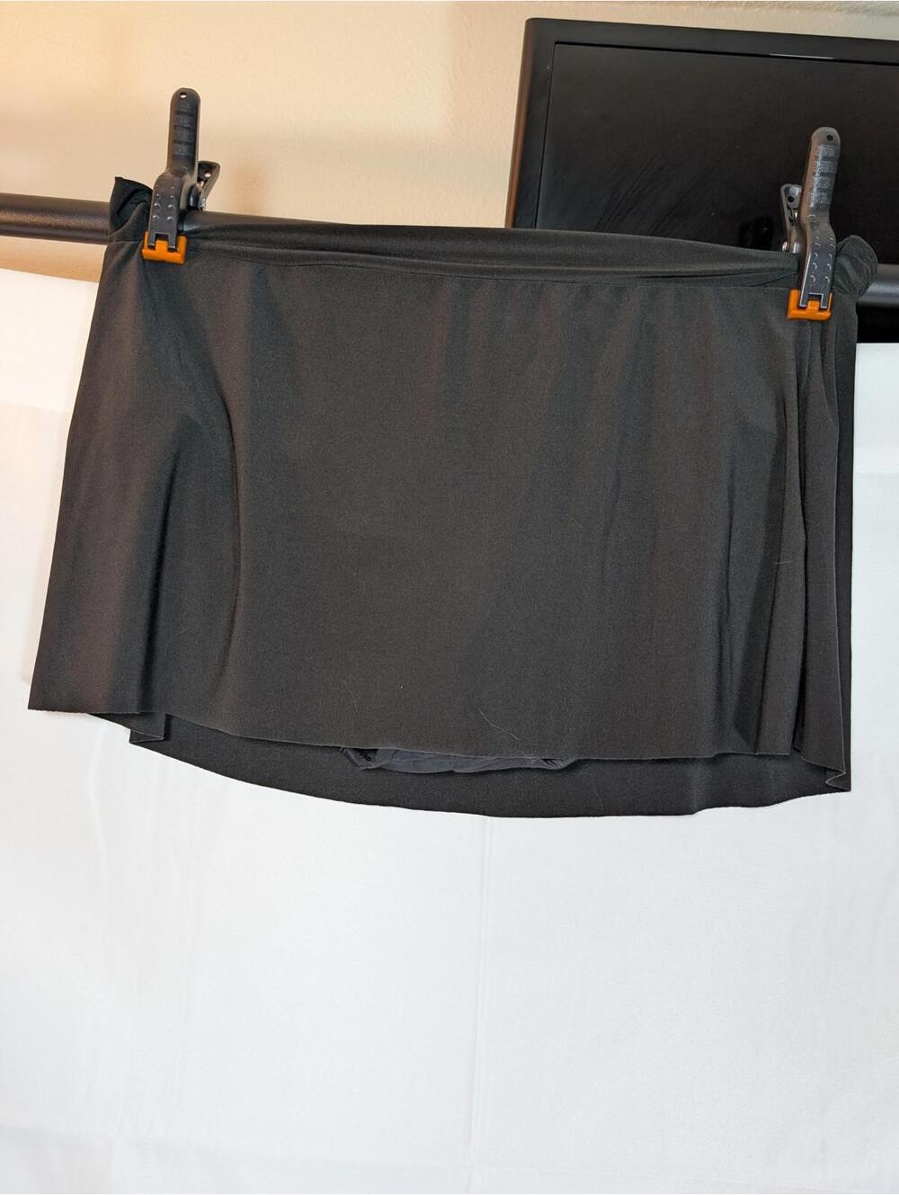 Vanishing Edge Women's Size 14 Black Swim Skirt